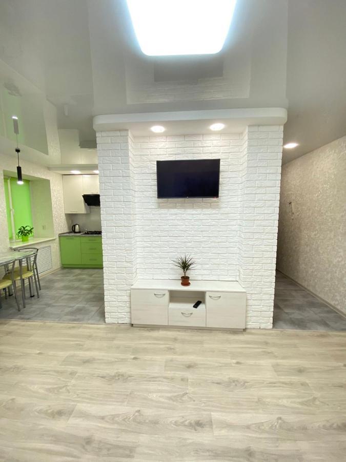 Suite Mira Avenue Center Двухкомнатная Квартира В Центре Возле Тц Цум Cherníhiv Exterior foto
